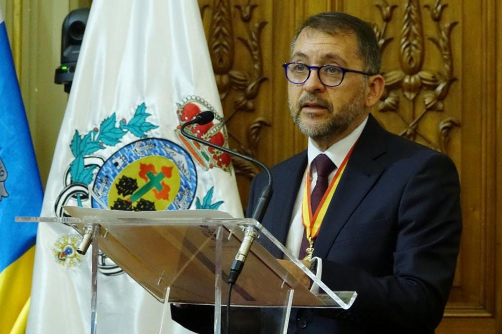 José Manuel Bermúdez: «Agradezco a Manuel Darias, en mi nombre y en el de toda la ciudad, que no haya dejado atrás a aquel niño que leía colorines»