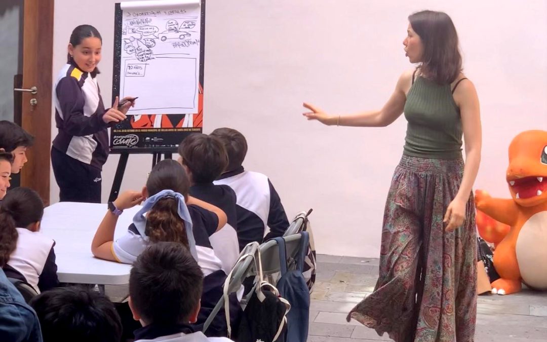 Patricia Martín imparte un taller de dibujo a estudiantes de La Salle La Laguna