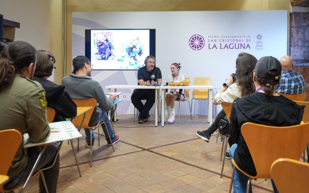 Ero Pinku clausura el primer día de charlas de La Laguna es Cómic