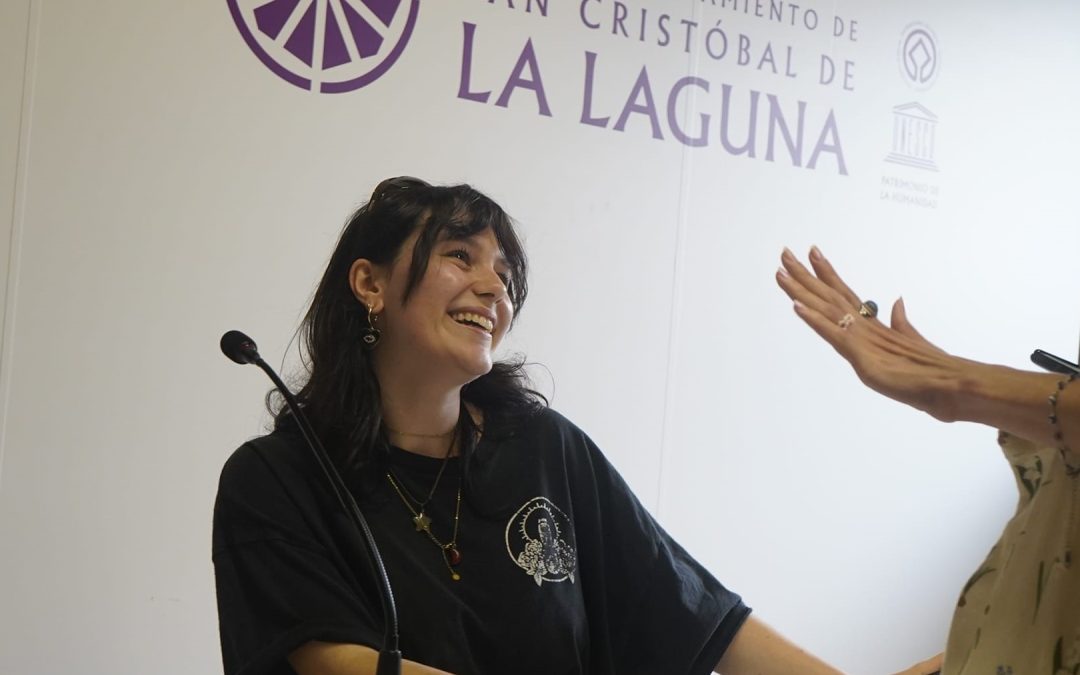 FlanBoo presenta el cartel de ‘La Laguna es Cómic’ durante el evento y firmas copias en la Casa de los Capitanes Generales