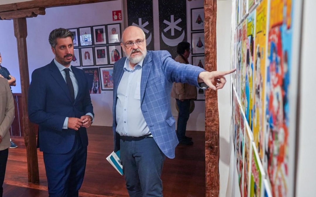 El alcalde y los concejales de La Laguna visitan las exposiciones de la Casa Anchieta en la inauguración de ‘La Laguna es Cómic’