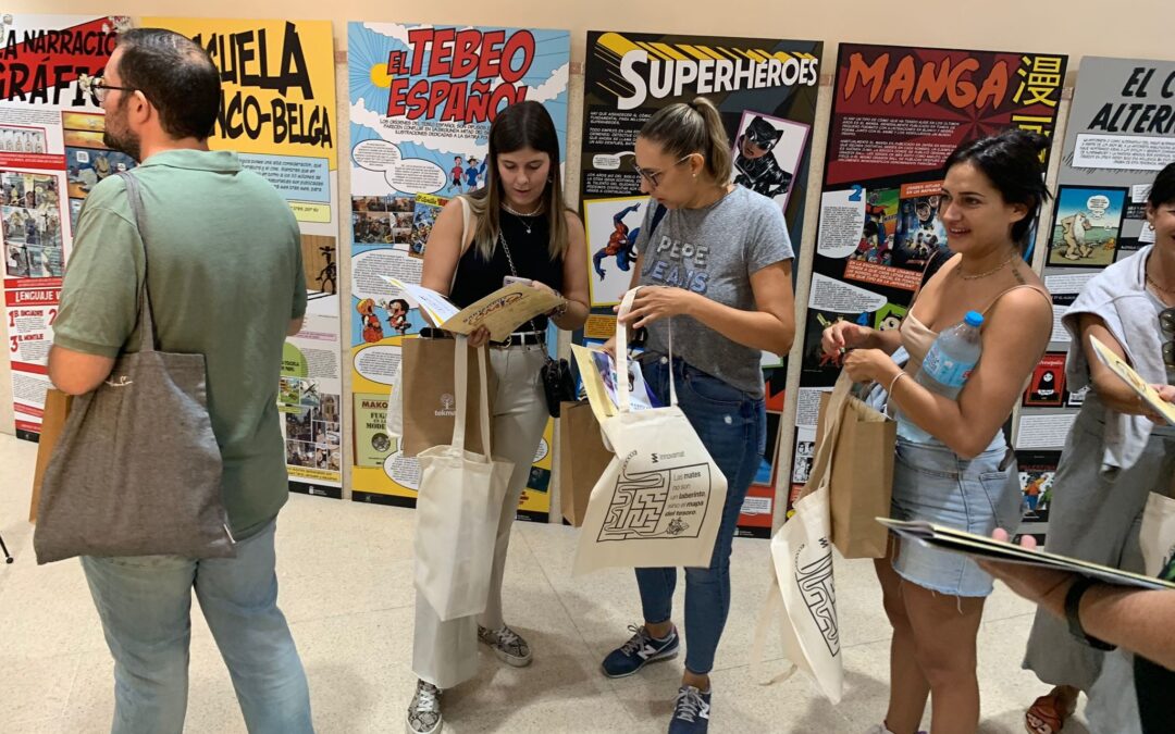 El Salón presenta la Exposición Qué es el Cómic en las Primeras Jornadas de Inteligencia Artificial aplicada a la Educación, celebrada el sábado 5 de octubre en el Teatro del CEIP El Chapatal de Santa Cruz de Tenerife