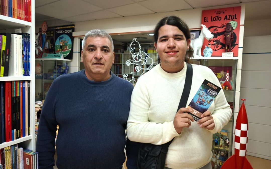 Shogun Cosplays recoge su bono del concurso de ‘cosplay’ de Santa Cruz Cómic 2024