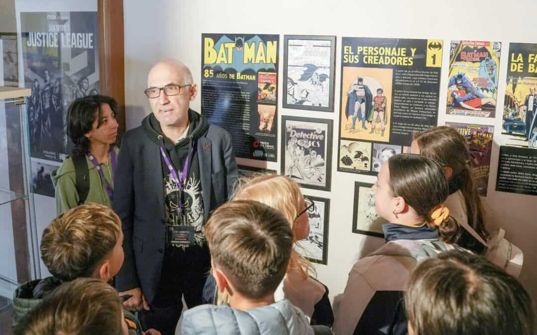 Los alumnos del Colegio La Salle disfrutan de una charla sobre Batman en La Laguna es Cómic 2025