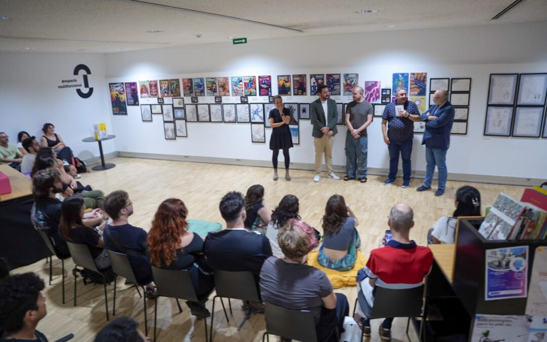 MOT llena el Centro de Información Juvenil con la inauguración de su muestra, “Cartón mágico”