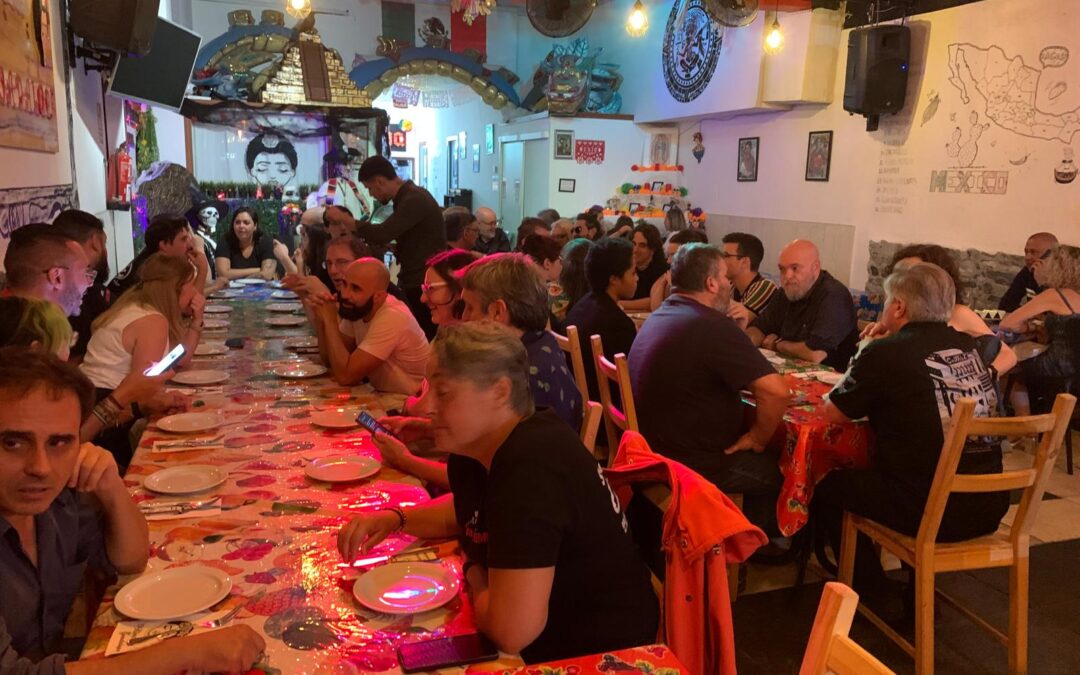 Cena de confraternización ofrecida por la Fundación a los autores invitados al Salón