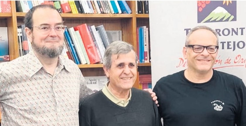 Mauro Entrialgo en Tacoronte-Acentejo. Firmó sus álbumes en la Librería Lemus