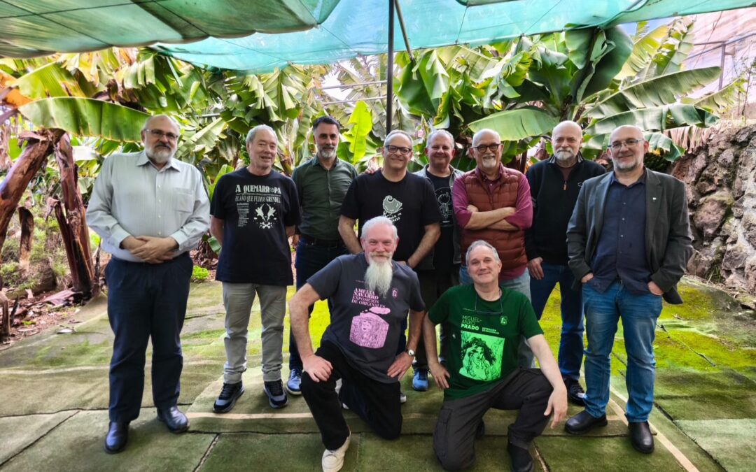 Los invitados a la inauguración de la Fundación participan en una comida organizada por Entre Viñas y Viñetas
