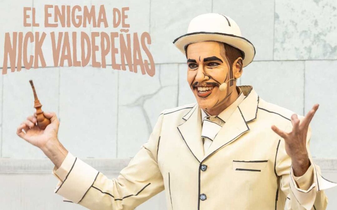 El personaje Nick Valdepeñas, de Felo Monzón, cobra vida en la Plaza Don Benito este viernes 10 de abril