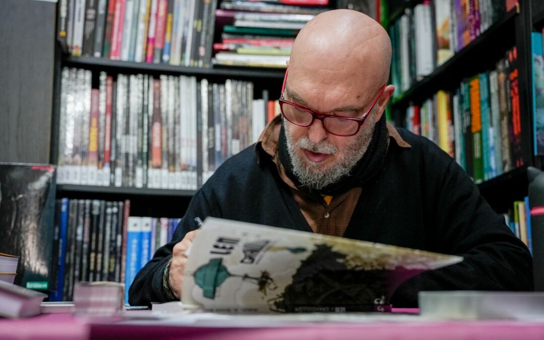 Miguel Ángel Giner protagoniza una sesión de firmas en la tienda especialializada Cómic-Sería