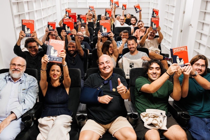 ‘La Biblioteca de Viñetas’ queda inaugurada con una charla de Goli Keshavarzi sobre la situación en Irán y ‘Persépolis’